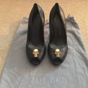 🎉HP ALEXANDER MCQUEEN BLACK LEATHER GOLD GEM SKULLS Heels Pumps Shoes Stilettos